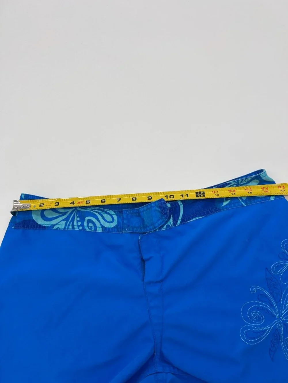 Crazy Shirts Hawaii Womens Size 11 Blue Reversible Board Short